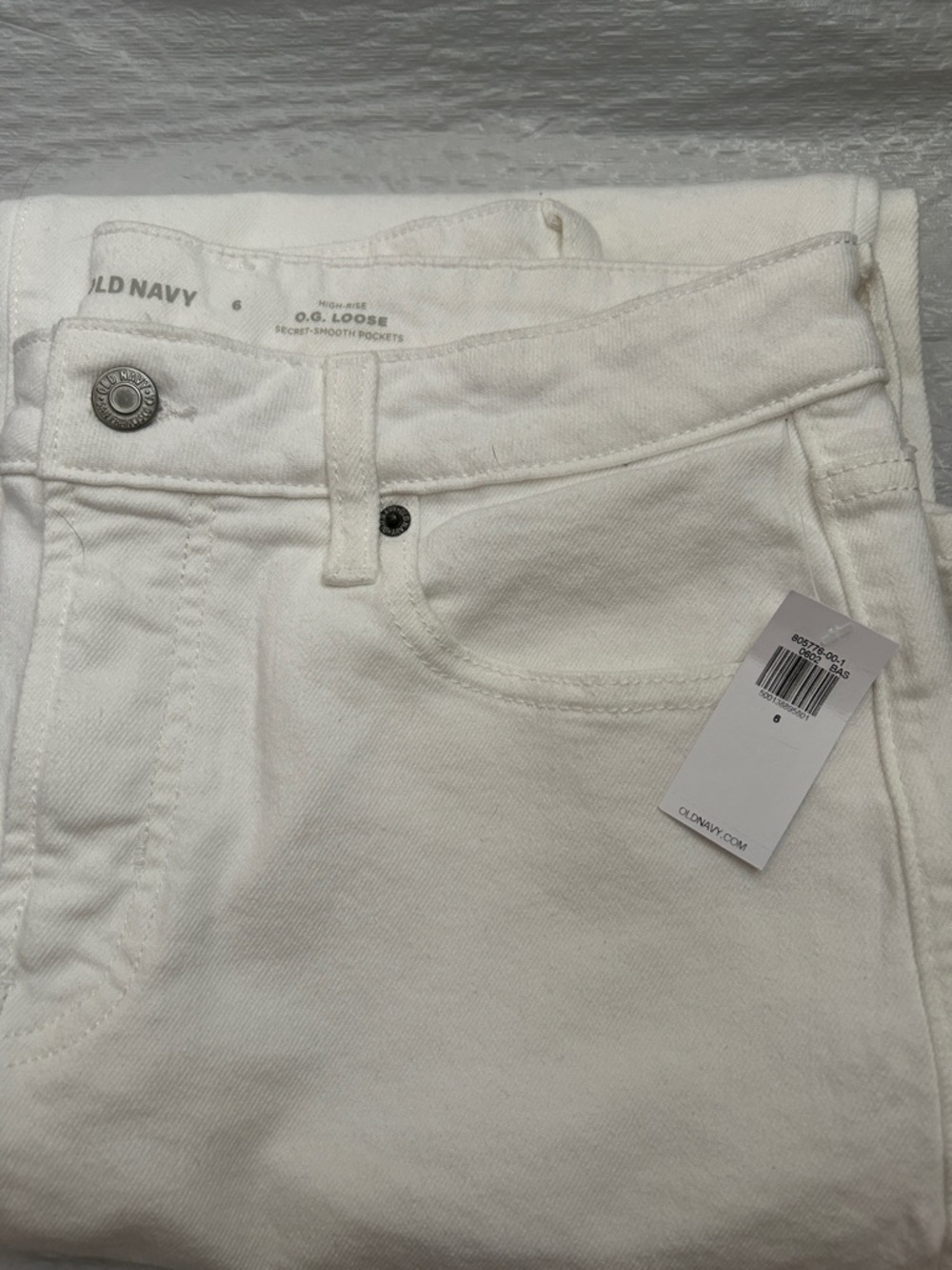 Old Navy White Mid-Rise Relaxed Jeans